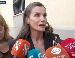 La reina Letizia Ortiz, en la despedida de Fernando Ónega: "Vengo a dar un abrazo a mi amiga"