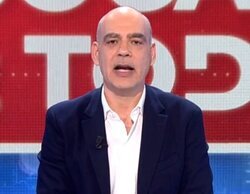 Nacho Abad vuelve a la carga contra Sarah Santaolalla: "Yo no reventé ningún micro contra el suelo"