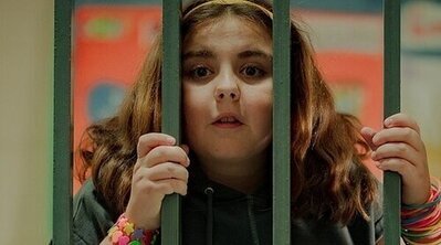 'Mask Singer' (12,7%) lidera la noche y 'Barrio Esperanza' firma mínimo bajo el 10%