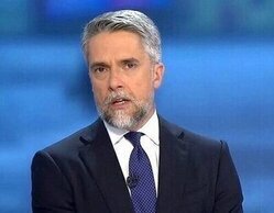 Críticas a Carlos Franganillo por editorializar su informativo: "Un Vicente Vallés Hacendado"