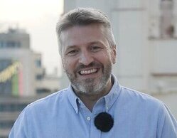 Aimar Bretos dirigirá 'Hoy por hoy' en la Cadena SER tras la salida de Àngels Barceló