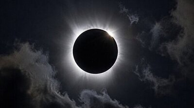 RTVE prepara una cobertura inédita del eclipse solar con una retransmisión para personas ciegas
