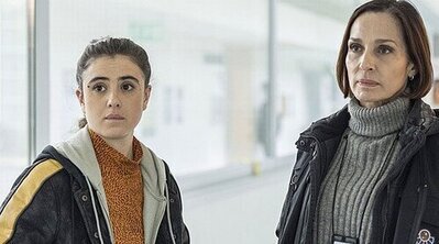 Telecinco pasa 'Universo Calleja' y 'Romi' a la madrugada para intentar salvar el prime time