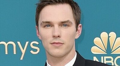 Nicholas Hoult será Gilderoy Lockhart en la segunda temporada de 'Harry Potter' de HBO