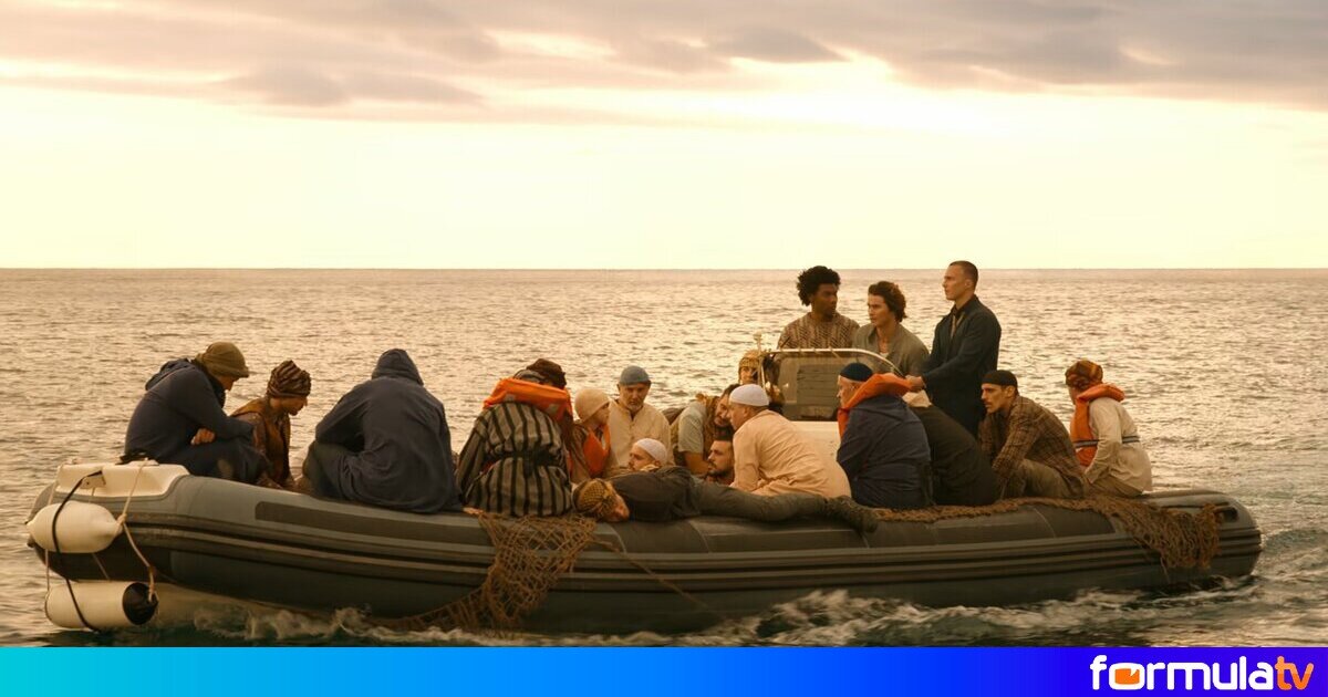  Outer Banks : los pogues cruzan de Marruecos a España en patera y lo primero que encuentran es una procesión