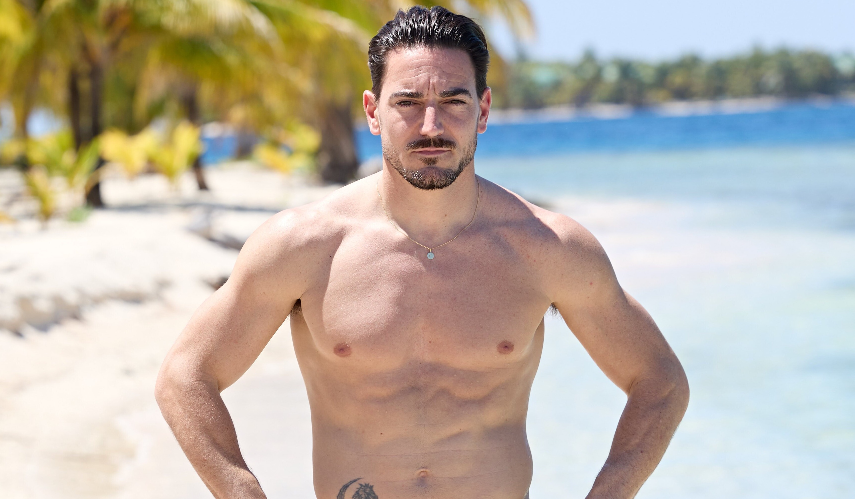 Damián Quintero posa en bañador en 'Supervivientes 2025'