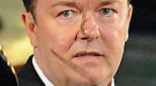 Ricky Gervais presentaría de nuevo los Globos de Oro si le acompaña Charlie Sheen