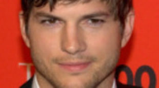 Ashton Kutcher sustituye a Charlie Sheen en 'Dos hombres y medio'