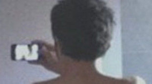 Berto Romero imita a Scarlett Johansson desnudo frente al espejo