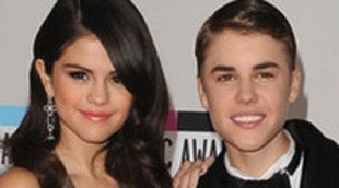 La retransmisión de los 'American Music Awards' permanece estable respecto a 2010