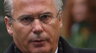 Seguidores de Baltasar Garzón increpan a una reportera de 13tv