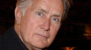 Martin Sheen acompañará a su hijo Charlie Sheen en una hipotética segunda temporada de 'Anger Management'