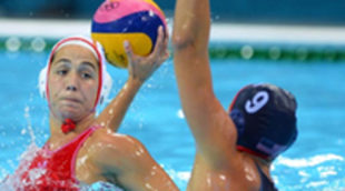 A NBC se le cuela un pecho desnudo durante la emisión del waterpolo femenino de los Juegos Olímpicos