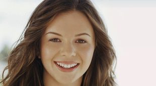 Amber Tamblyn será la hija perdida y lesbiana de Charlie Sheen en 'Dos hombres y medio'