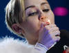 MTV censura en Estados Unidos a Miley Cyrus fumándose un porro en los MTV EMA 2013