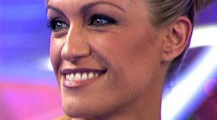 Luján Argüelles salta por un día a Telecinco para recibir una sorpresa en 'Hay una cosa que te quiero decir'