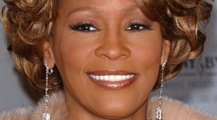 Angela Bassett dirigirá el biopic de Whitney Houston que prepara Lifetime