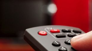 Los trabajadores de las televisiones griegas llevan a cabo una huelga de 24 horas contra las fusiones