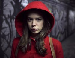 'Caperucita Roja': Un thriller que combina la inocencia de la adolescencia, los peligros del cibersexo y un lobo sin piedad