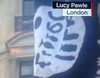 CNN confunde una bandera estampada con consoladores con una yihadista en el desfile del Orgullo Gay en Londres
