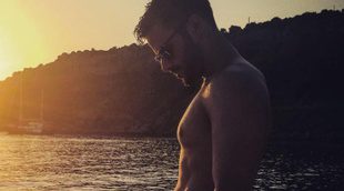 Giuseppe Di Bella presume de torso desnudo durante sus vacaciones en Italia