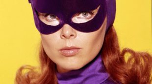 Muere Yvonne Craig, la actriz que interpretó a la sexy Batgirl en la serie de 'Batman' de los 60