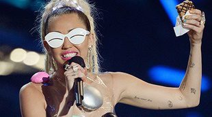 Miley desnuda, peleas de gatas y lágrimas de Justin Bieber en los MTV VMA's 2015