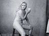 Amy Schumer posa en topless para un calendario