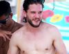 Kit Harington ('Game of Thrones') deja atrás a Jon Nieve en las playas de Río de Janeiro