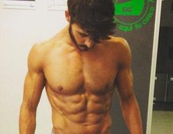 Diego Martínez se desnuda y muestra su impresionante cambio físico con una foto del pasado