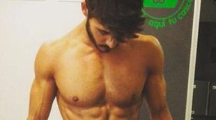 Diego Martínez se desnuda y muestra su impresionante cambio físico con una foto del pasado