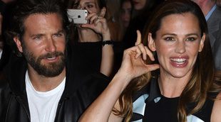 El emotivo reencuentro de los protagonistas de 'Alias', Jennifer Garner y Bradley Cooper, en París