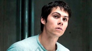 Primera fotografía de Dylan O'Brien junto a una fan tras el accidente sufrido en 'El corredor del laberinto: La cura mortal'