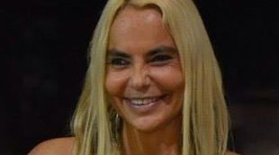 Leticia Sabater besa a una chica en su último concierto