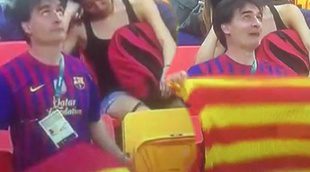 JJOO Río 2016: un aficionado arroja al suelo la bandera española por la senyera cuando le apuntan las cámaras