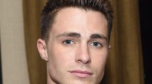 Colton Haynes ('Arrow') sorprende en Halloween con un sexy disfraz de Peggy ('The Muppets')