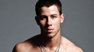 Nick Jonas lo vuelve a hacer y posa sin camiseta en Snapchat