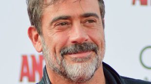 Jeffrey Dean Morgan, Drew Barrymore y Laura Dern, entre los presentadores de los Globos de Oro 2017