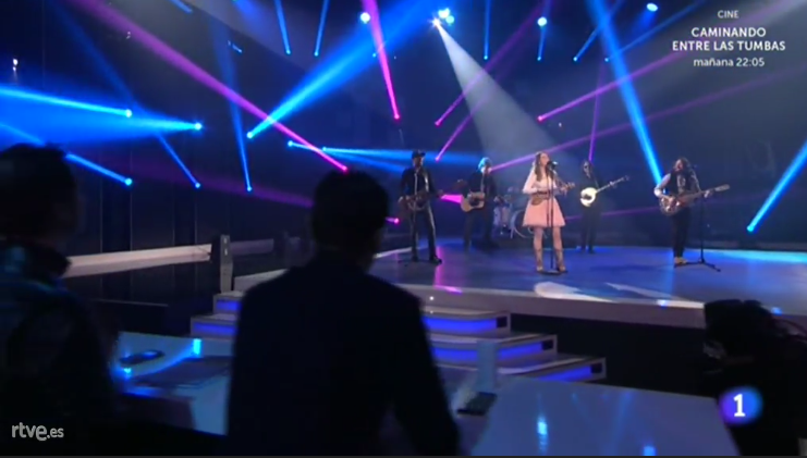 Paula y su banda lo intentan con una canci?n country, ?la compramos!