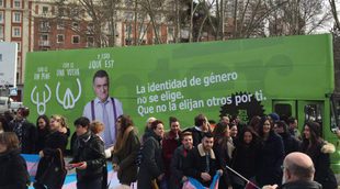 El autobús reivindicativo de 'El intermedio' contra 'Hazte Oír' ya circula por Madrid