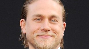 Charlie Hunnam ('Hijos de la anarquía') confiesa que odia las escenas de besos y sexo: "No puedo con ello"