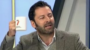 Un asesor del PP, en la televisión de Murcia: "Usted quiere que le estampe esto en la cabeza"