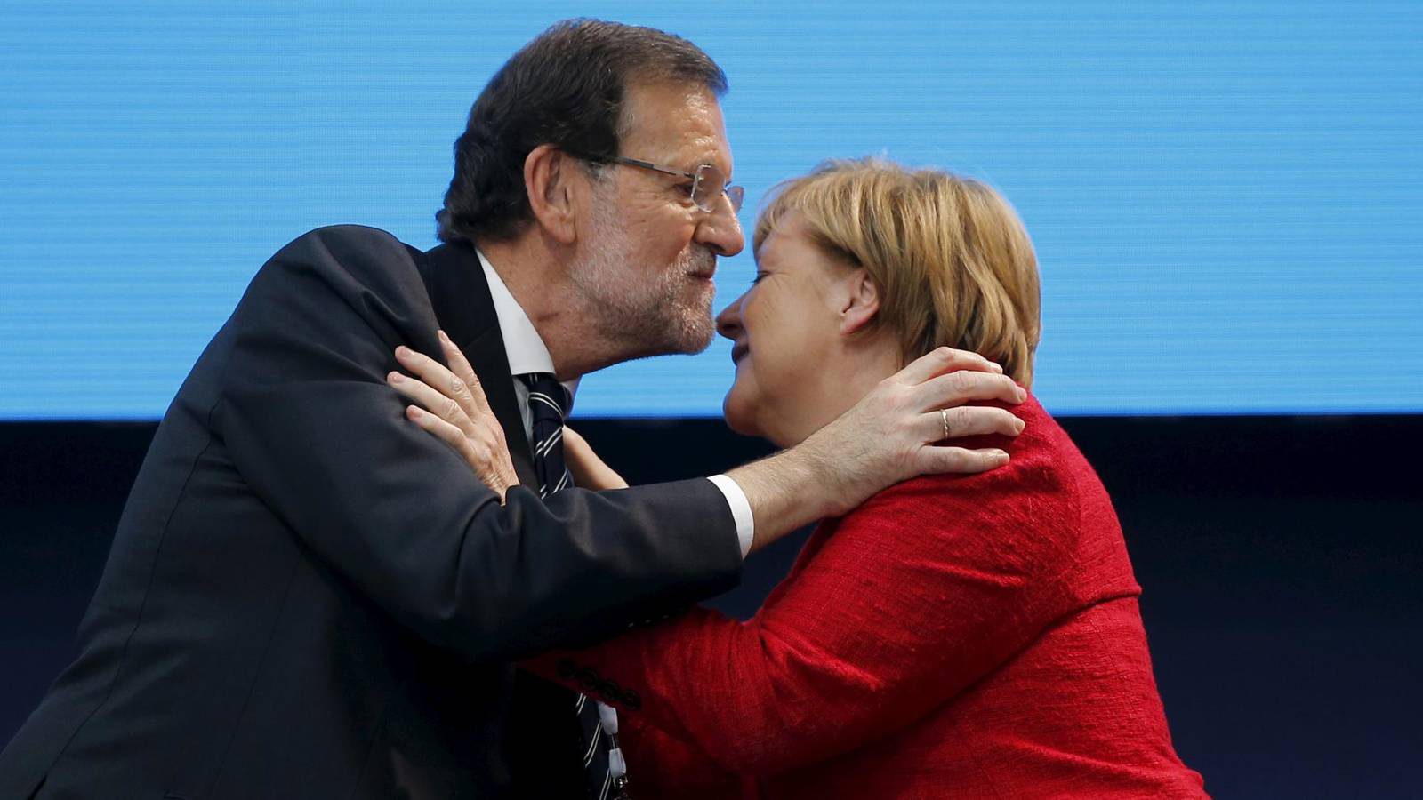 Te acompa?o en el sentimiento. Lo mismo digo.