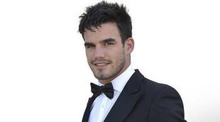 Un concursante de 'Un príncipe para tres princesas' comete un acto vandálico y arroja una bicicleta por el río