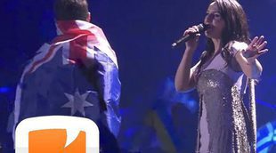 Eurovisión 2017: Un espontáneo se cuela durante la actuación de Jamala y enseña el culo en directo