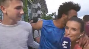 El tenista francés Maxime Hamou acosa a una periodista que le estaba entrevistando en directo