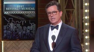 Stephen Colbert se ríe de Donald Trump durante la entrega de los Premios Tony 2017
