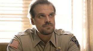 David Harbour, sobre la segunda temporada de 'Stranger Things': "Mi personaje mostrará un lado más oscuro"