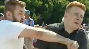 Agresión en directo de un hooligan ruso a un reportero al grito de "¡Conquistaremos Ucrania!"