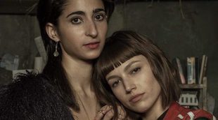 Alba Flores y Úrsula Corberó se besan tras el fin de rodaje de 'La Casa de Papel'